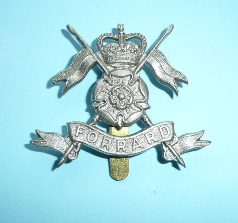 Queen's Own Yorkshire Yeomanry Other Ranks White Metal Cap Badge - Gaunt